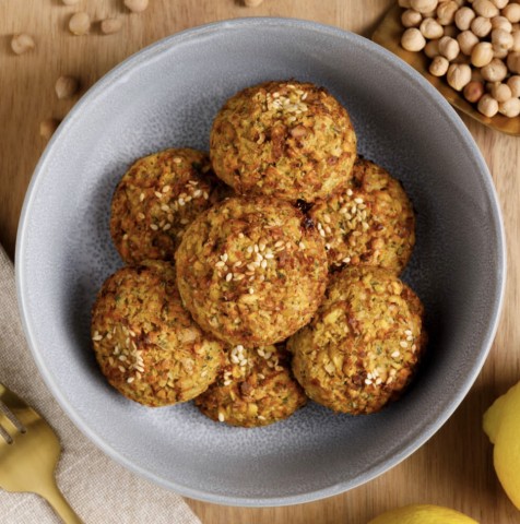 6 Baked Oil Free Falafels & Tahini Sauce